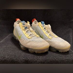 Size 9.5 - Nike Air VaporMax 2021 Flyknit Grey